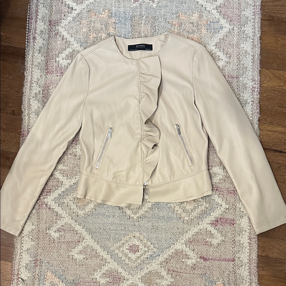 Zara women’s Cream Beige Ruffled Women's Jacket Size Medium
